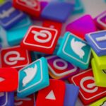 Media Sosial Sebagai Sarana Personal Branding: Meningkatkan Citra Diri di Era Digital